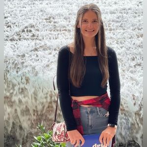Meet your Posher, Lakin